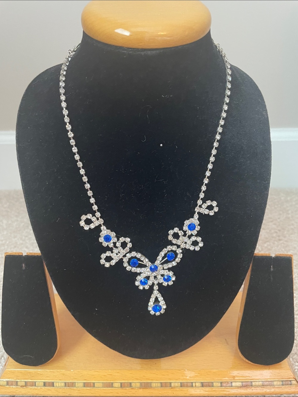Elegant Silver Necklace with Royal Blue Crystals
